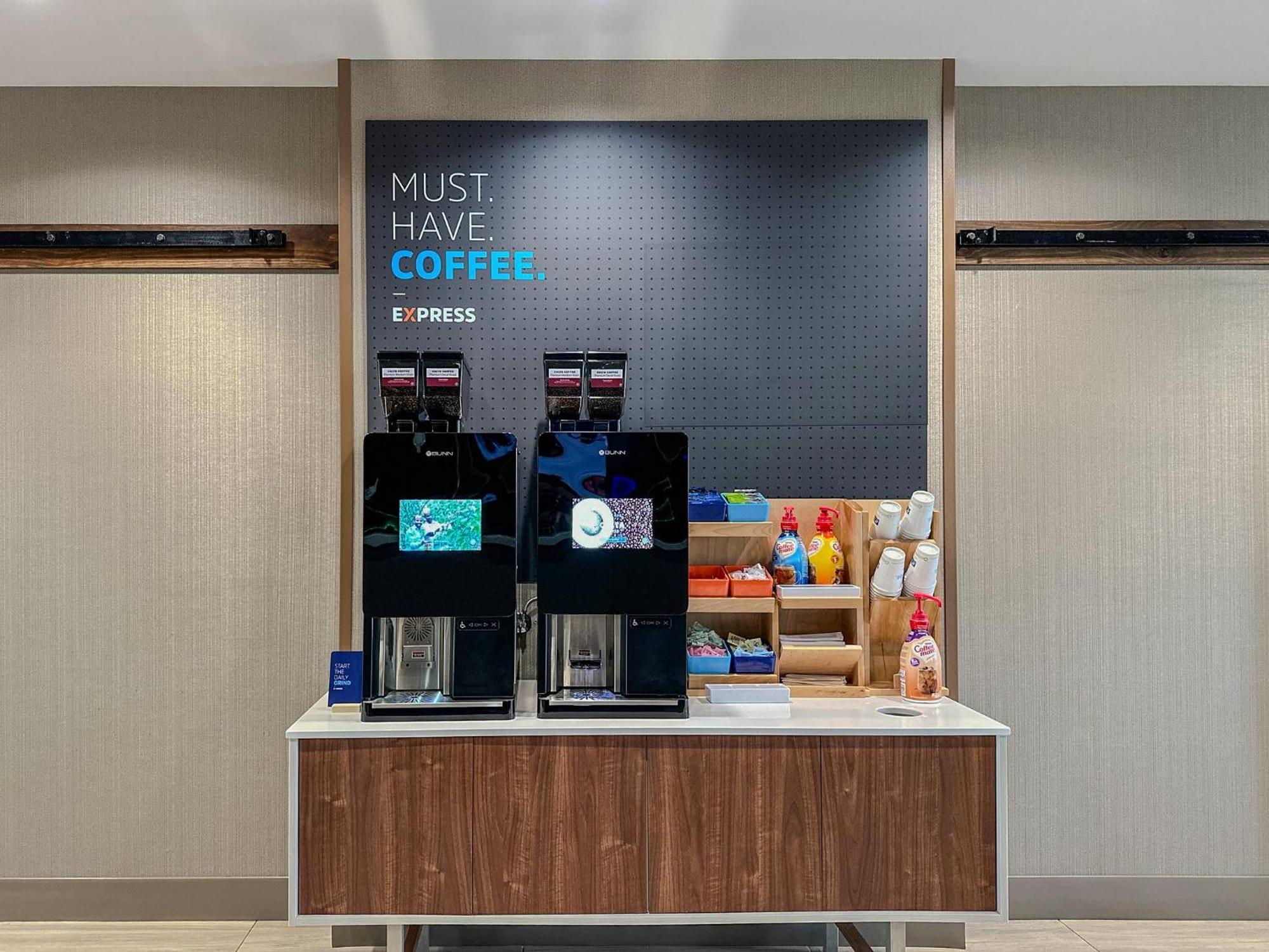 Holiday Inn Express Hotel & Suites East End By Ihg Riverhead Esterno foto